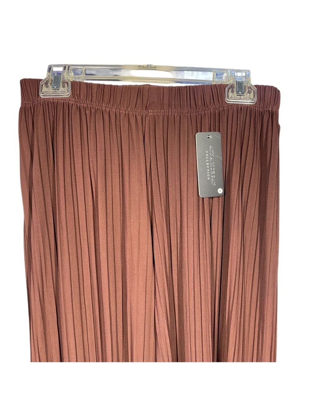 Anna Morgan Pleated Capris - Picture 3 of 3